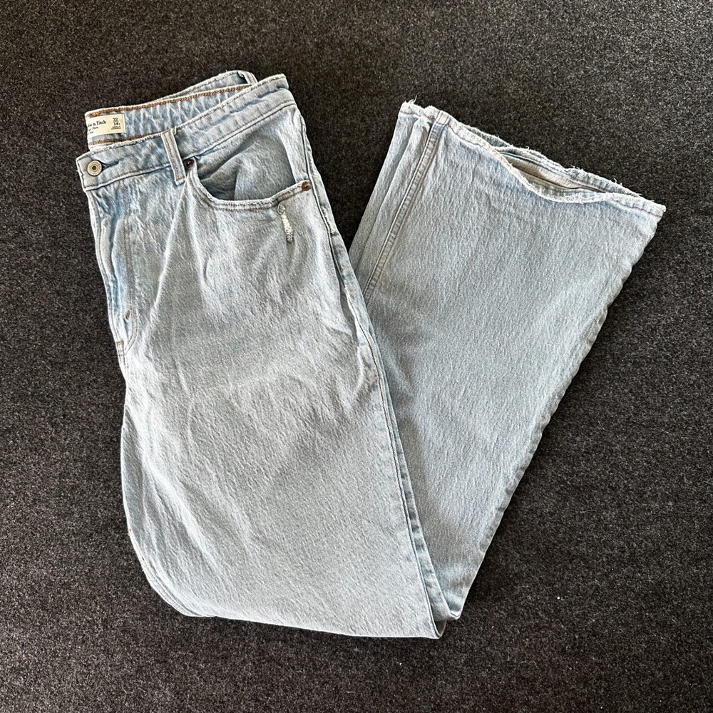 Abercrombie & Fitch Curve Love Vintage Flare High Rise Jeans Light Wash 32/14L‎